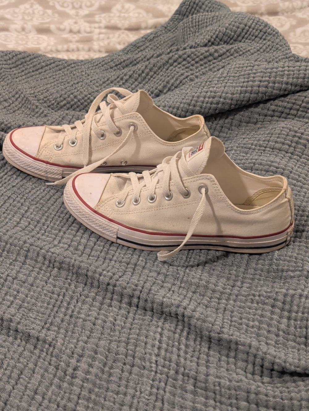 White Low-Top Canvas Sneakers with Red Stripe